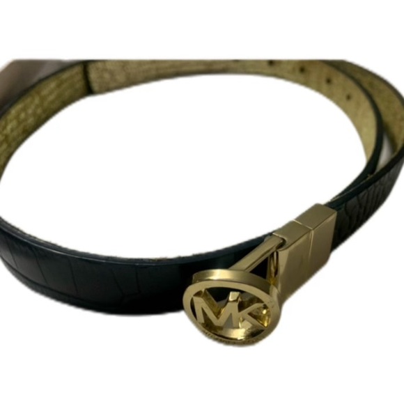 Micheal Kors reversible leather belt - Picture 3 of 6